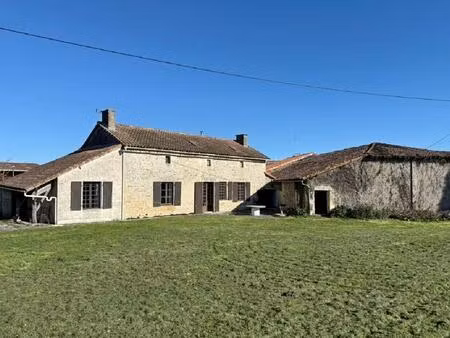 vente maison 5 pièces 149 m² civray (86400)