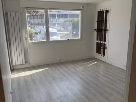 location appartement 3 pièces 53 m² à ris-orangis (91130)  1 170 €