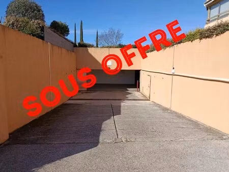 vente parking à la londe-les-maures