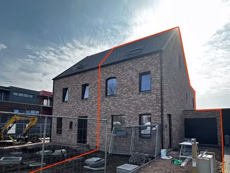 huis te koop in malle met 3 slaapkamers