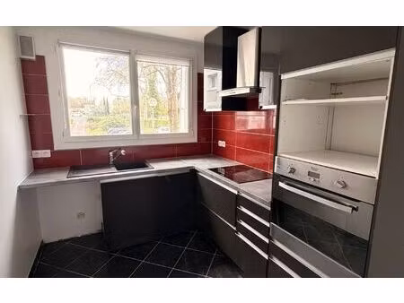 location appartement  68.75 m² t-4 à crosne  1 141 €