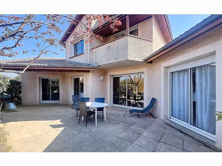 location maison  m² t-5 à tournon-sur-rhône  1 300 €