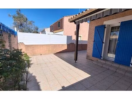 location maison  m² t-3 à vias  700 €