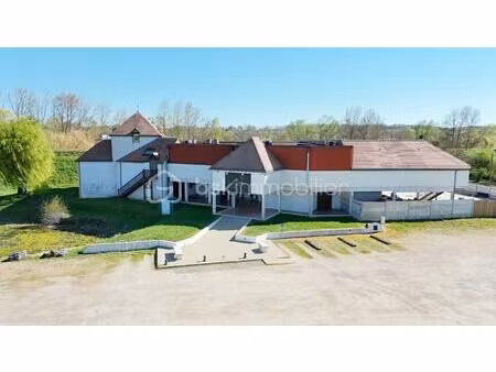 maison longere de 1 400 m² à cangey