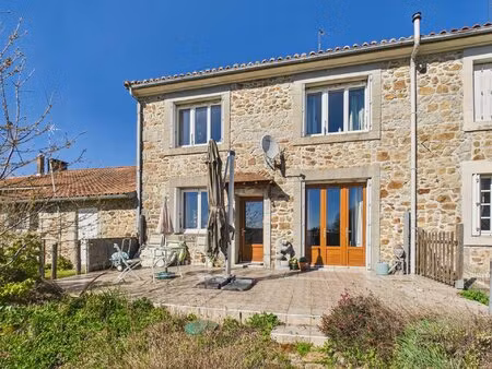 charmante maison en pierre rénovée avec vue campagne