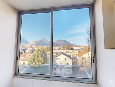 appartement 68m2 avec vue et balcon à grenoble