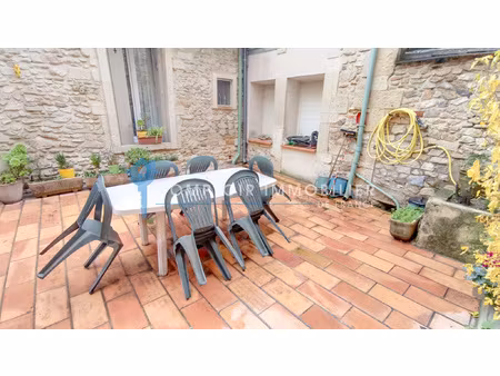 a vendre à nîmes  appartement t3 de 42 m2