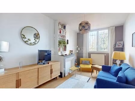 a proximité de la place de la loi - appartement 2 pièces