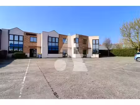 local commercial de 728 m² avec revenus locatifs / opportunité investisseur à boissy-l'ail