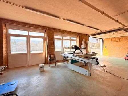 local commercial bretonvillers 200 m2