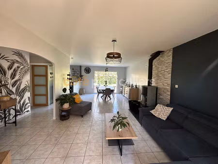 maison familiale lumineuse avec 4 chambres  sous-sol aménagé et grand garage à treize-vent