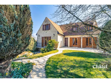 proche le plessis belleville - s/s total - gare