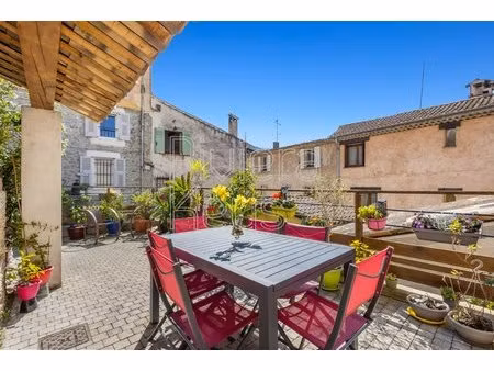 villeneuve-loubet : charmante maison de village rénovée avec grande terrasse
