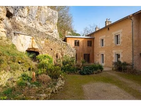 propriété de caractère avec vue sur la vienne