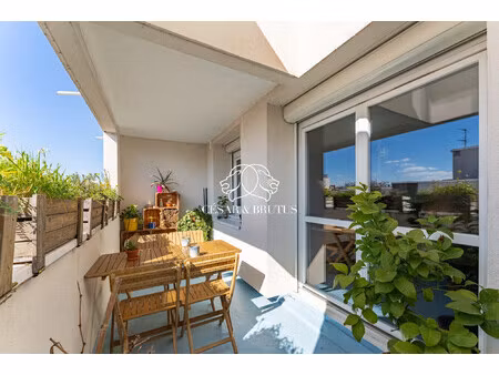 t3 lumineux au calme avec grand balcon