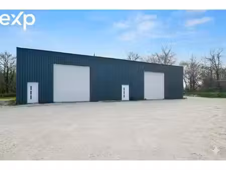 à trois minites de créon