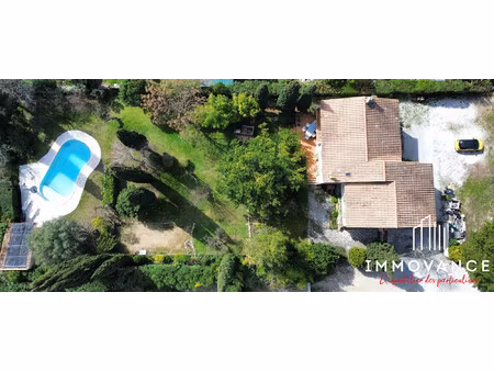 villa 7 pieces de 209 m² sur une parcelle de 2 000 m²