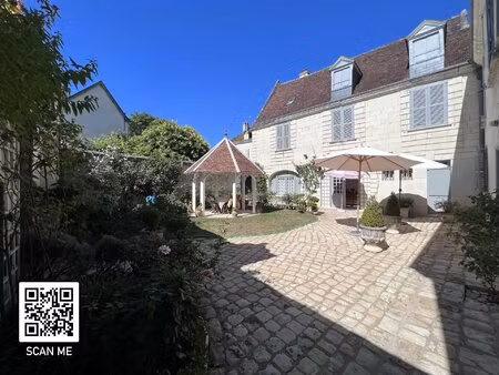maison de ville historique rare – loches  ville royale