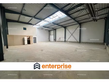 location local commercial