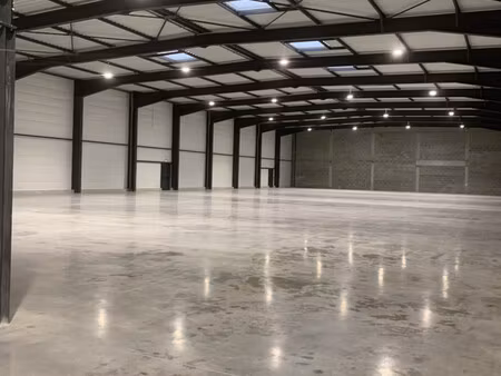 location local commercial