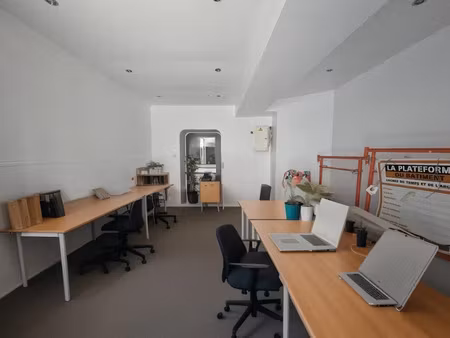 location locaux professionnels 4 pièces 45 m² à le port-marly (78560)  1 400 €