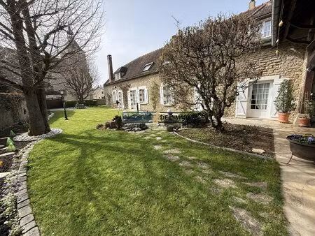 demeure de caractère et ses dépendances aux portes du vignoble de chablis