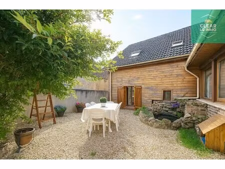 grande maison familiale avec jardin et dépendances