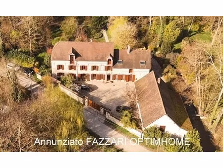 ? au cœur d’un domaine clos de 1 5 hectare  ce moulin rénové offre un cadre unique entre..