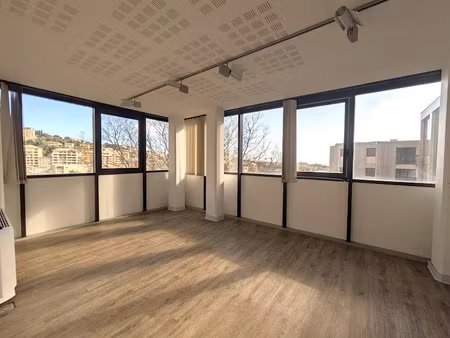 location locaux professionnels 138 m² à bastia (20200)  2 900 €