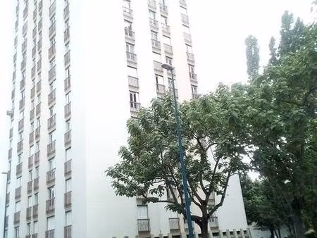 appartement lumineux  vue dégagée quartier régensburg