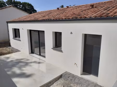 location maison à montaigu-vendée (85600) : à louer / 83m² montaigu-vendée
