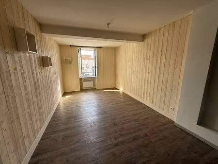 location appartement 3 pièces  54.12m²  carcassonne