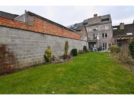 gerenoveerd én gelijkvloers appartement met tuin in hartje sint-truiden.