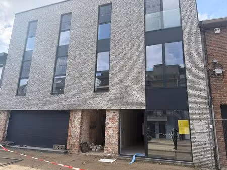 handelspand te huur in het hartje van houthalen  de kans voor ondernemers!