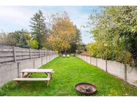 ruime gezinswoning in rustige straat!