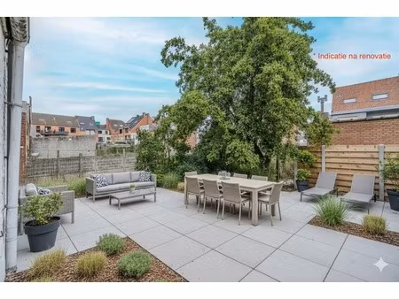 te renoveren woning met 5 slaapkamers  tuin en garagebox te middelkerke!