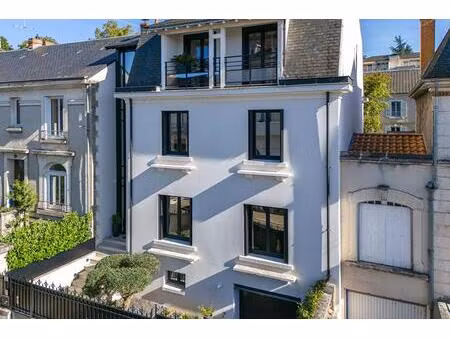 un bien rare  entre élégance contemporaine et confort absolu