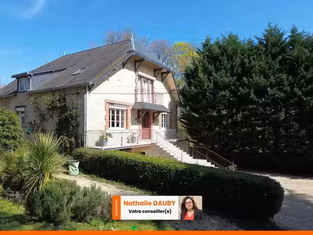 maison de charme  dans son parc clos  199m²