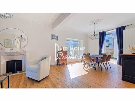 grande maison familiale au calme d'une allée privée