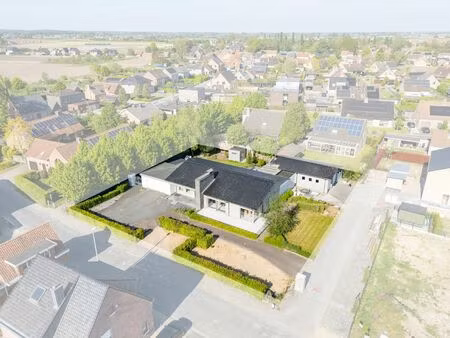 ruime gelijkvloerse villa op toplocatie in kortemark