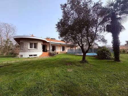 maison et grand terrain 6 pièces