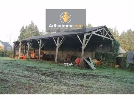 cruguel hangar avec etable et terrain 2 600 m²