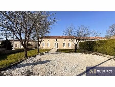 maison ancienne en pierre entierement rehabilitee