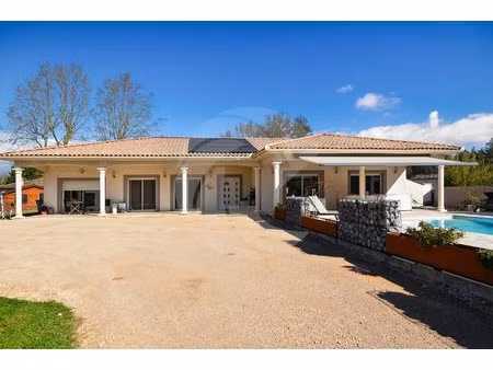 maison de 180m2 avec piscine sur albias