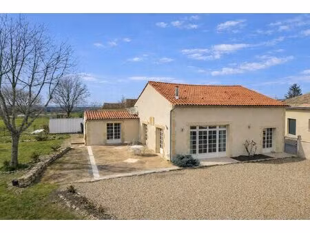 maison de caractère vue sur la campagne
