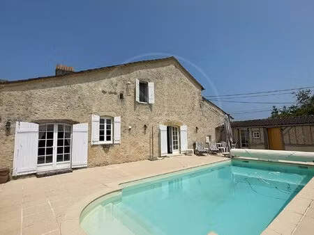 magnifique maison en pierre du 14ème