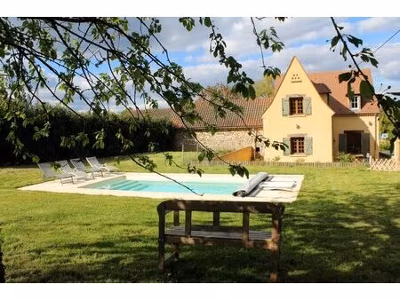 maison avec piscine et jolie vue en périgord noir !