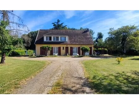 maison familiale 187 m² – 8 pièces – piscine – terrain arboré 3 900 m²