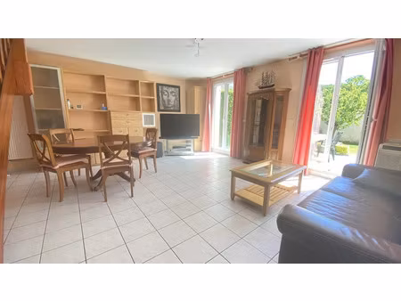 location meublée maison 5 pièces 78.84 m² à sainte-genevieve-des-bois (91700)  1 550 €