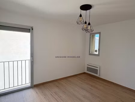 studio avec cave et stationnement proche du centre ville de pertuis !